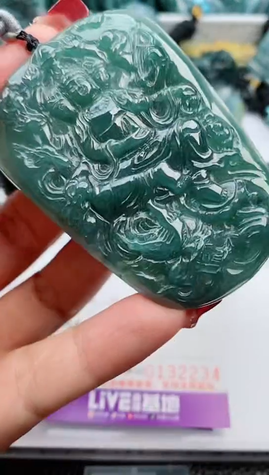 【闪购商品】翡翠颈饰未镶嵌              