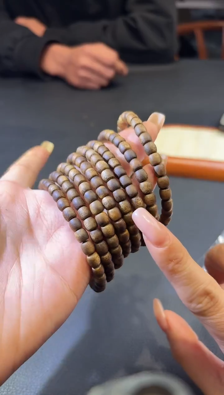 颈饰未镶嵌翡翠雪****8100718979随机仅发一件