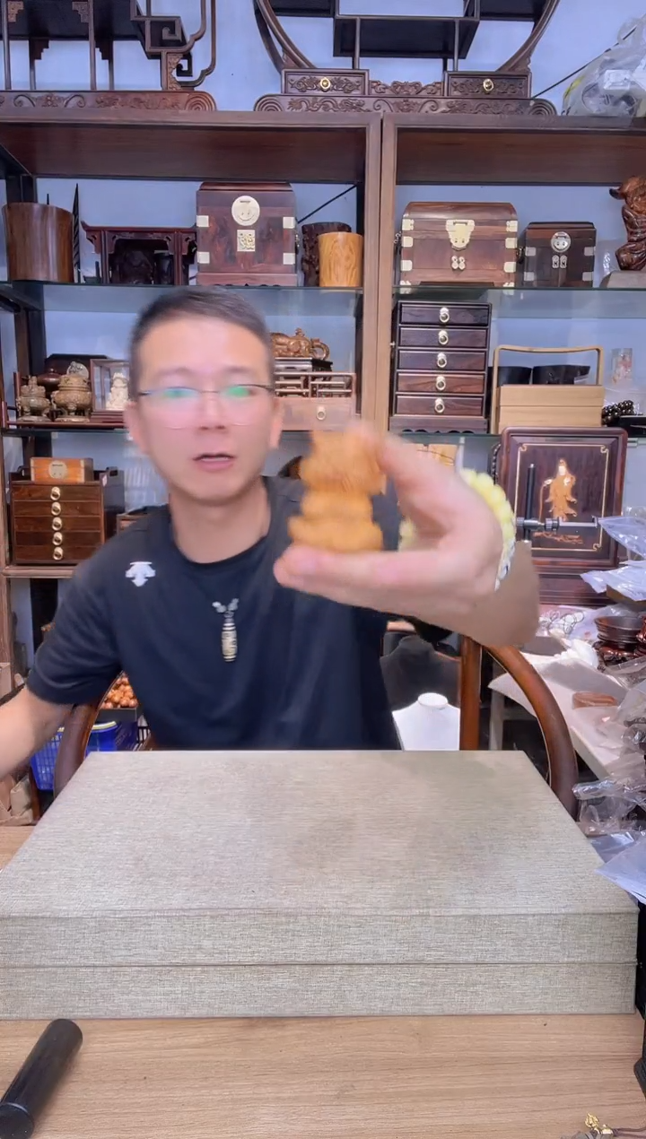 乌木类书架440崖柏老虎摆件