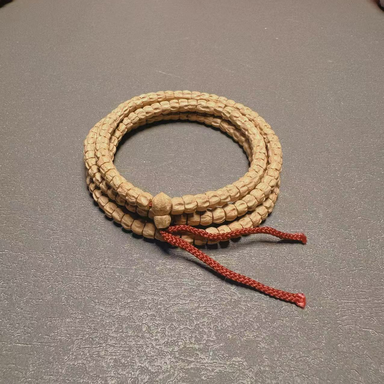 2-006/西藏热振柏香籽108颗长串厚切直切桶顺