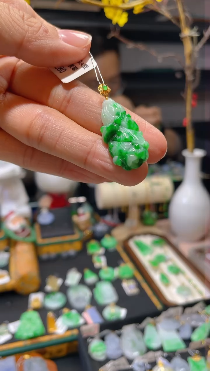 【闪购商品】翡翠颈饰18K金镶嵌假一赔三