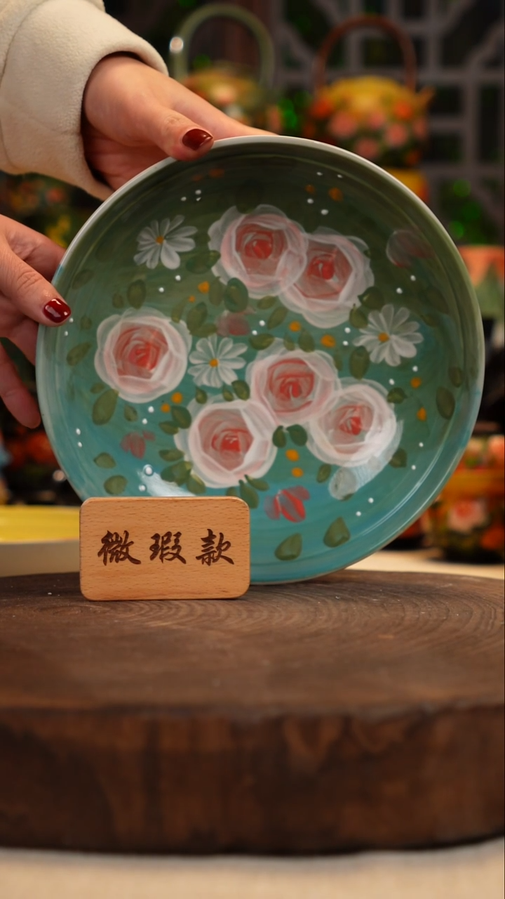 油画    釉下彩   盘 微瑕   大号
