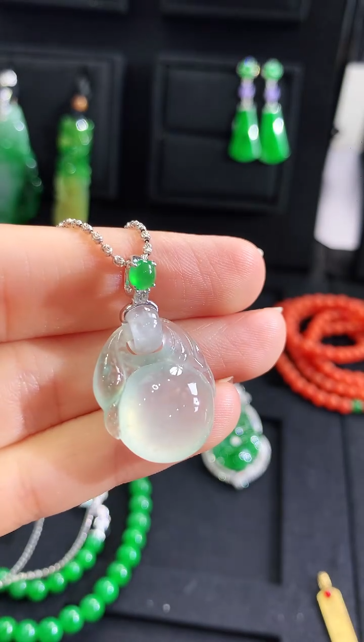 【闪购商品】翡翠吊坠(不含链)18K金镶嵌吊坠