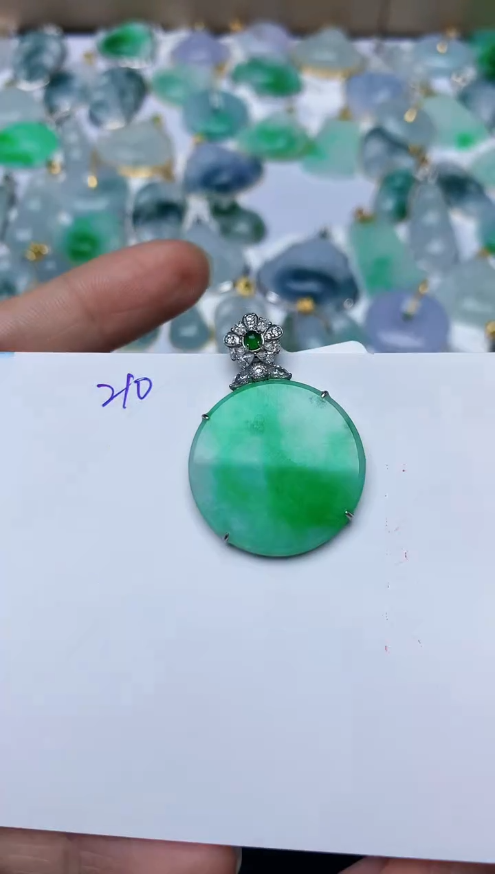 【闪购商品】翡翠颈饰18K金镶嵌天然翡翠A货   