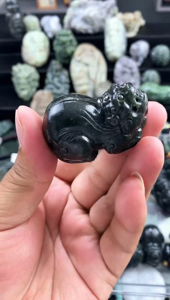 和田玉未镶嵌颈饰1