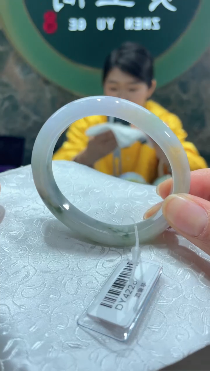 【闪购商品】翡翠手镯未镶嵌546100000