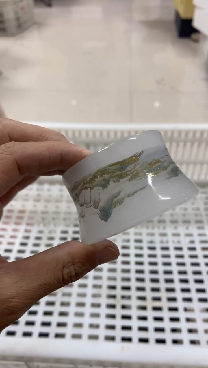 杯无运费险有瑕疵的摄影的产品有使用过的痕迹有点脏介意勿拍