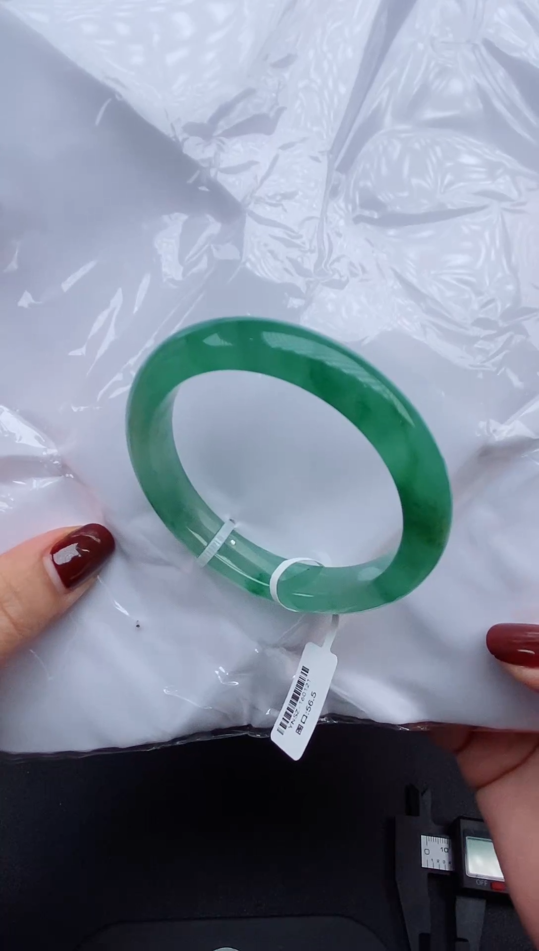 【闪购商品】石英质玉手镯未镶嵌9