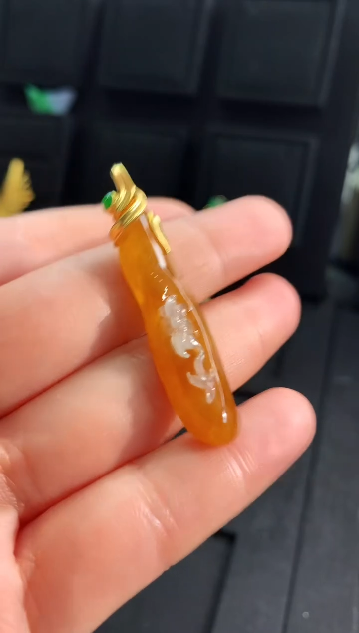 【闪购商品】翡翠吊坠(不含链)18K金镶嵌吊坠