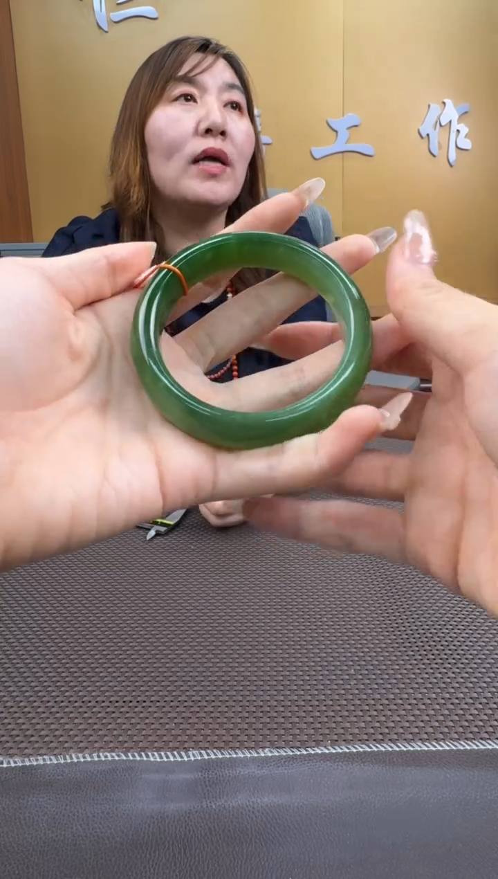 【闪购商品】和田玉手镯未镶嵌57