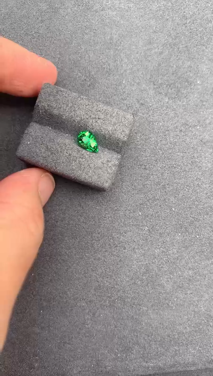 【闪购商品】石榴石裸石未镶嵌1ct沙弗莱