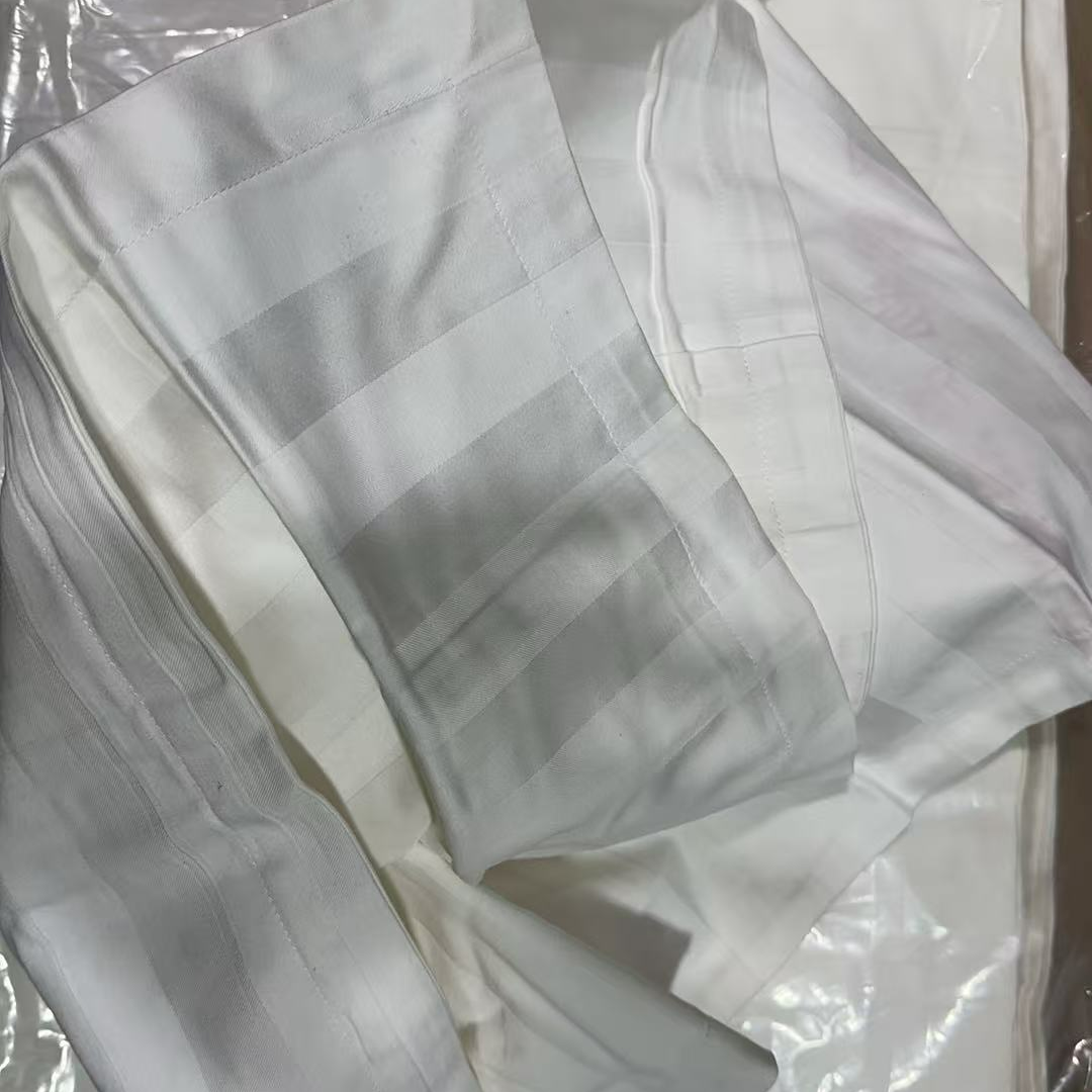 （猎刃）老货白色枕套