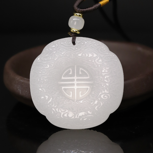 天然新疆玉石雕刻福字祥云圆牌无事牌玉吊坠颈饰百搭珠宝精美Y912