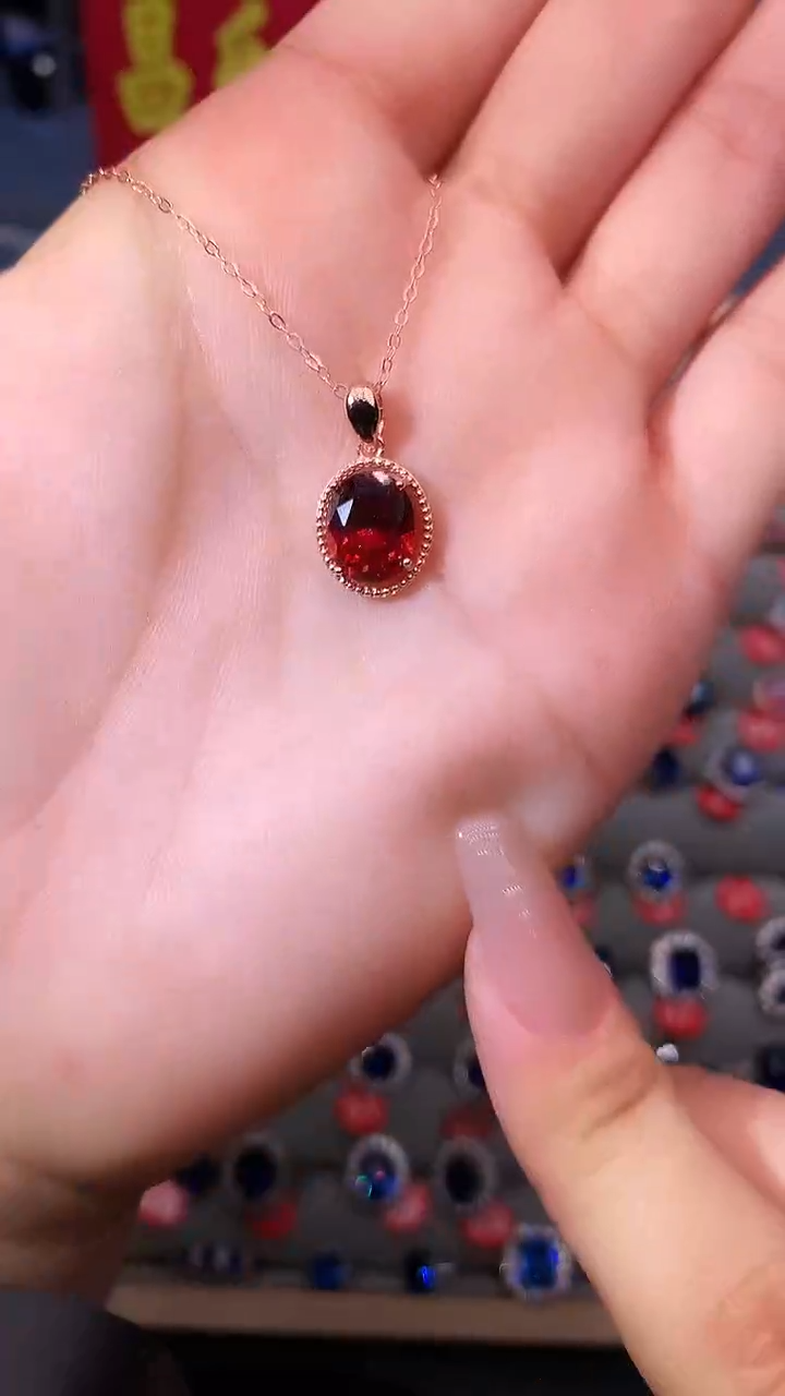 【闪购商品】石榴石吊坠(赠链)银S925镶嵌1111