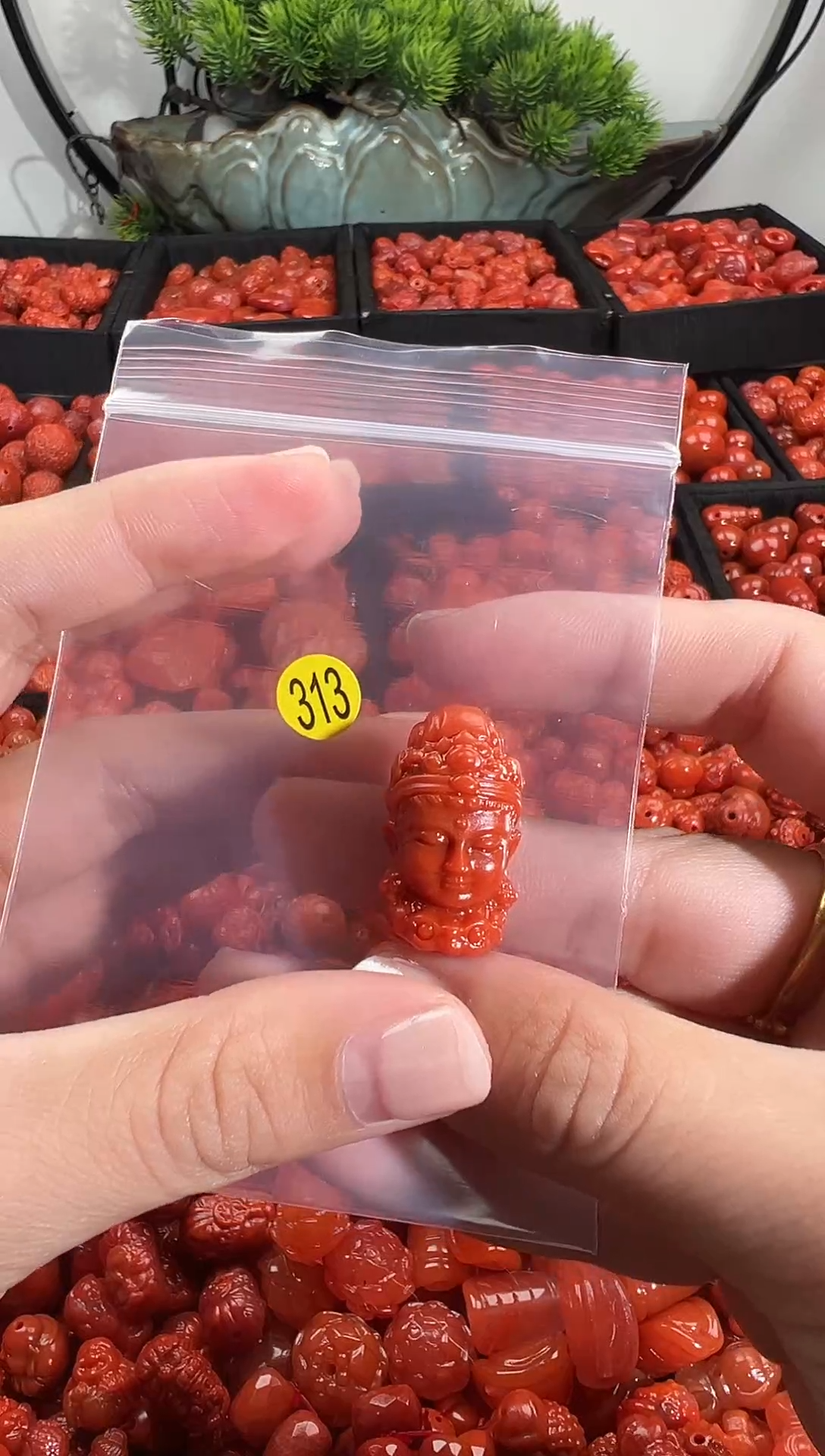 颈饰未镶嵌南红玛瑙?****意1