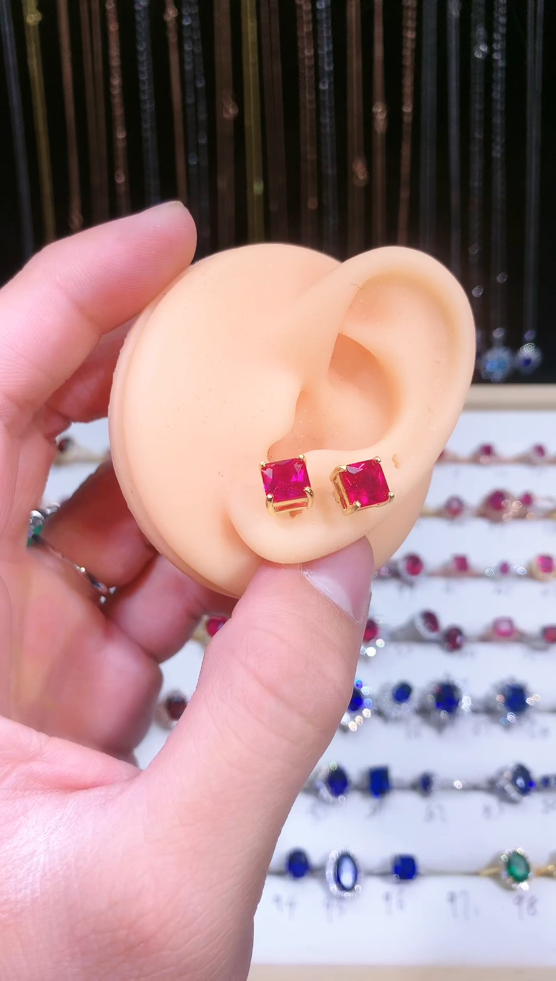 【闪购商品】红宝石耳饰银S925镶嵌111