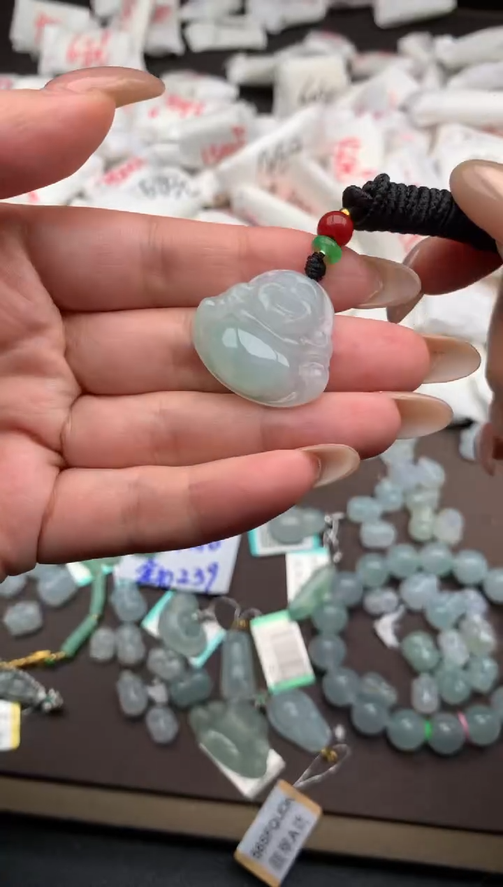 【闪购商品】翡翠挂件未镶嵌一