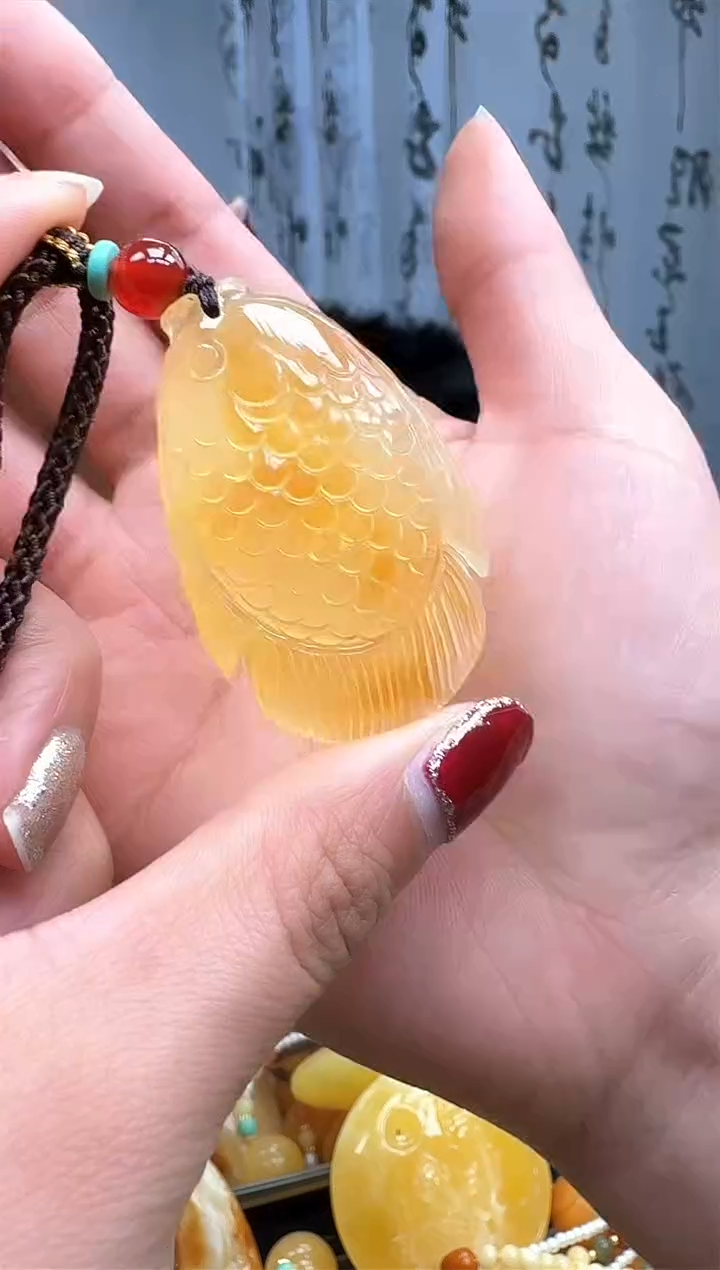 【闪购商品】琥珀裸石未镶嵌挂坠