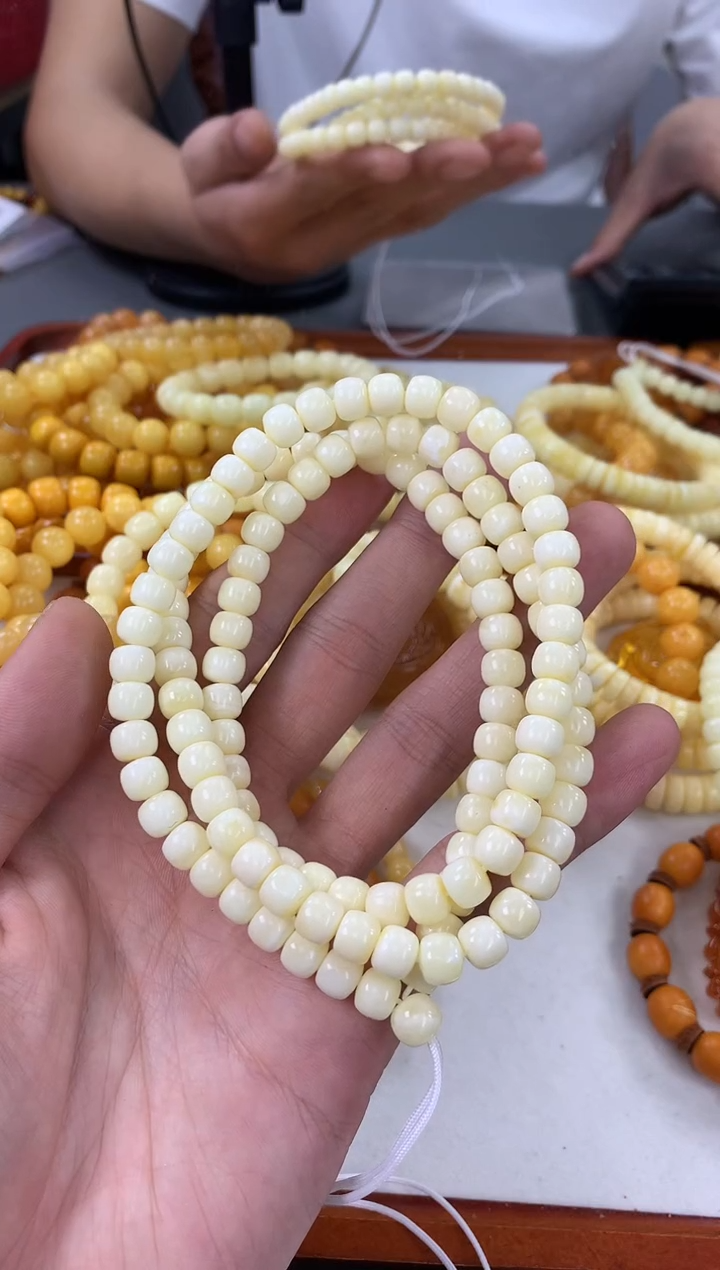 【闪购商品】琥珀裸石未镶嵌链子