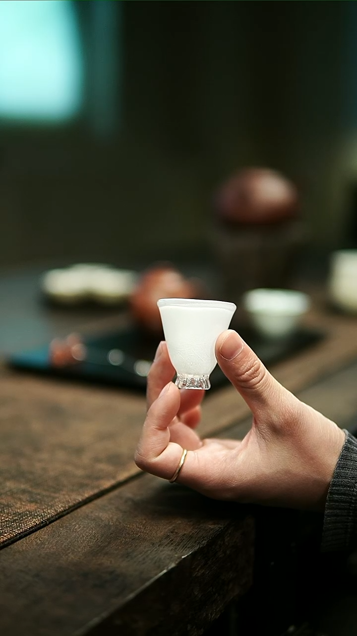 【闪购商品】沁冰裂纹小 细足品杯