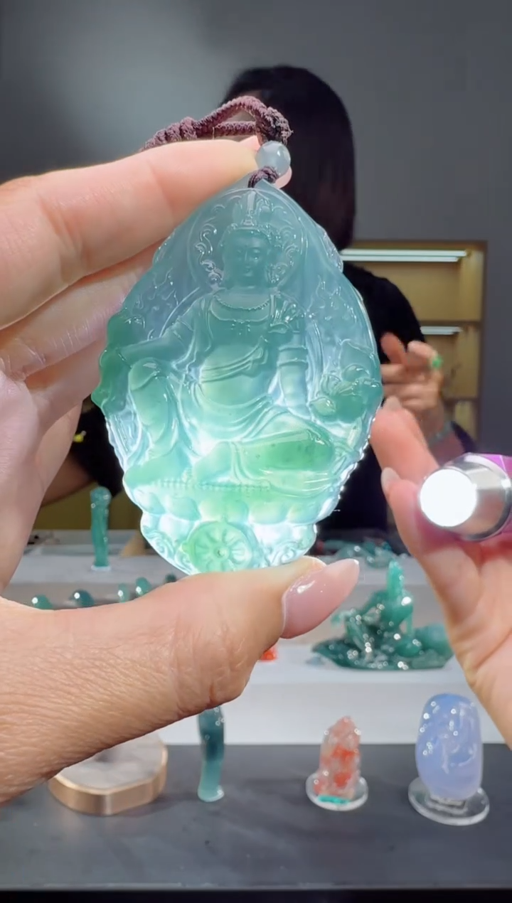 吊坠(不含链)未镶嵌翡翠观音