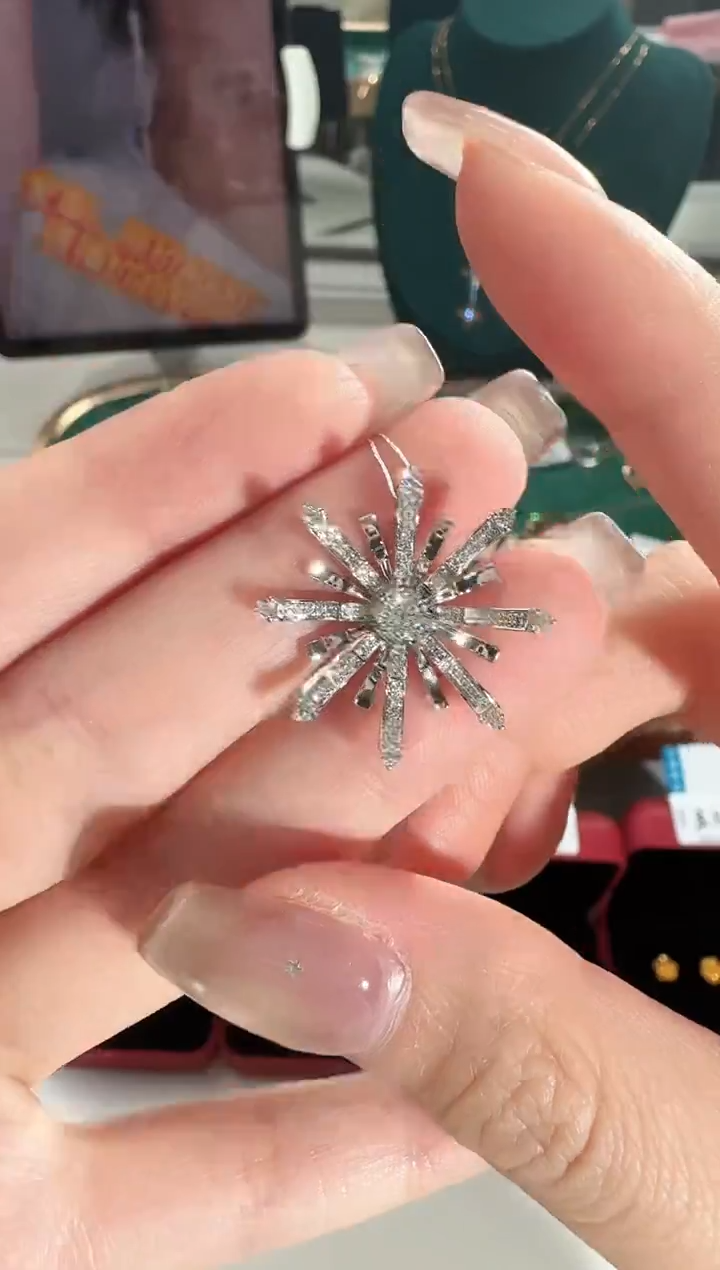 吊坠(不含链)18K金镶嵌钻石烟花吊坠3.23g