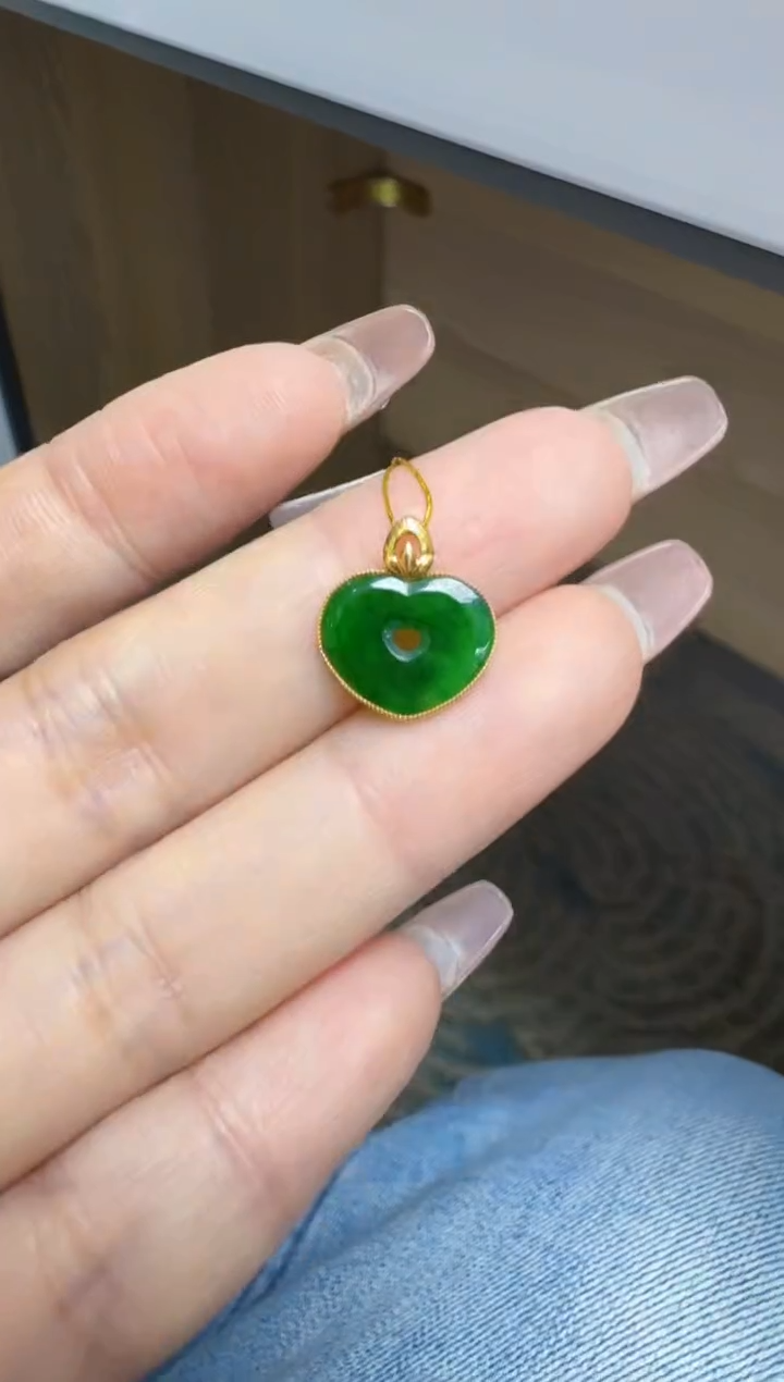 【闪购商品】翡翠吊坠(不含链)18K金镶嵌缅甸翡翠A货挂件