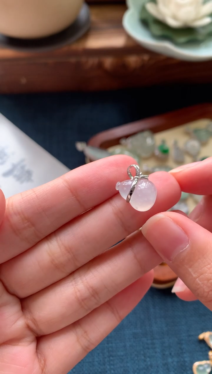 【闪购商品】翡翠颈饰18K金镶嵌葫芦