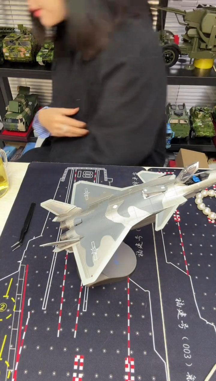 1/72合金歼20模型A KUAN 