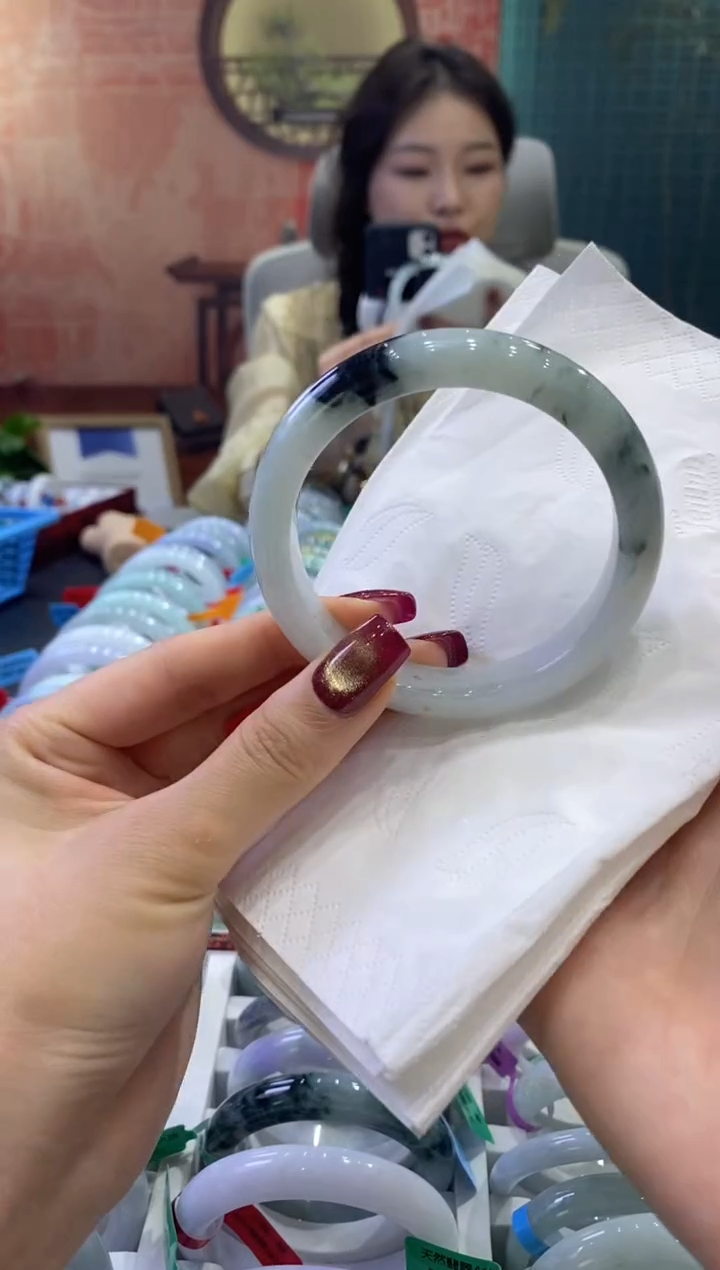 【闪购商品】翡翠手镯未镶嵌多人02140