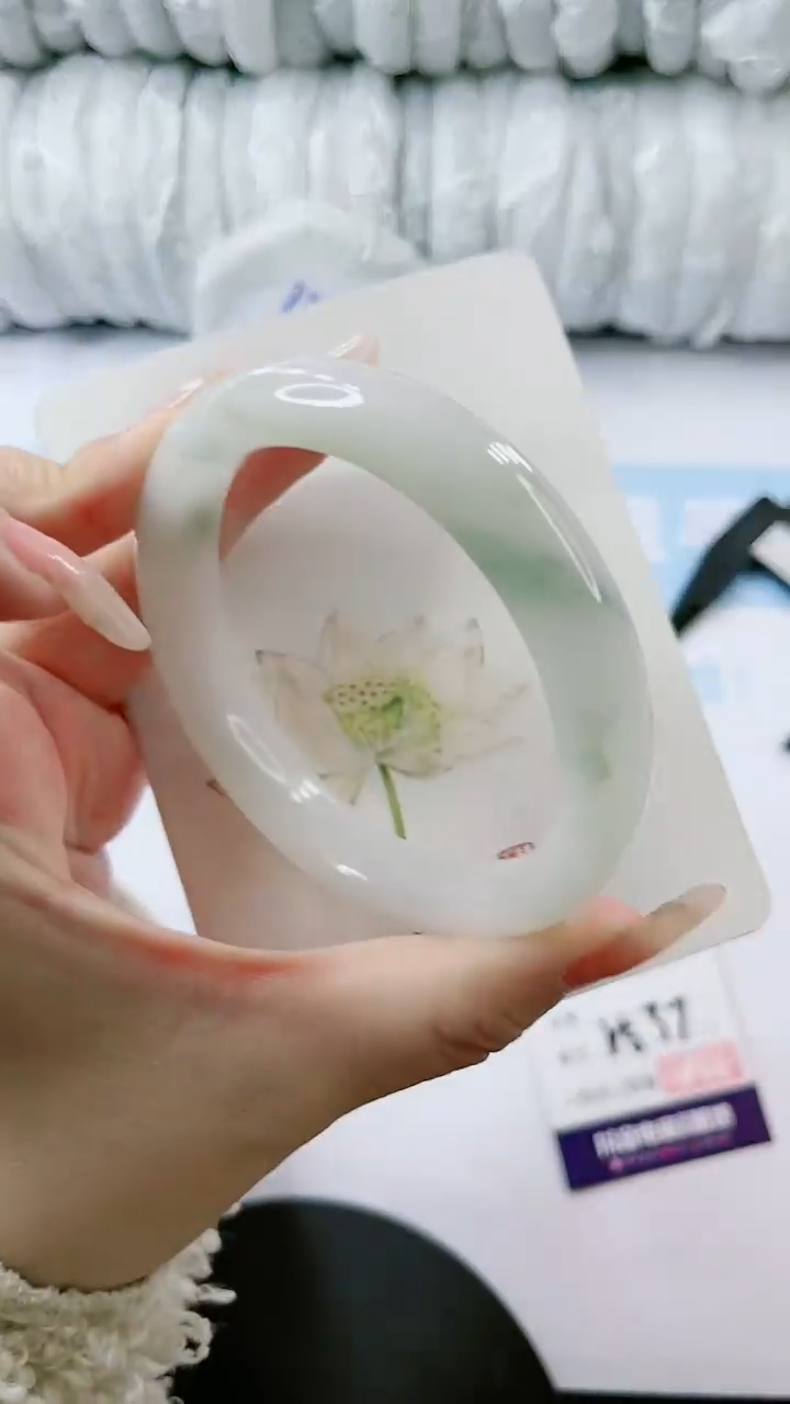 【闪购商品】石英质玉手镯未镶嵌多样性发货V537