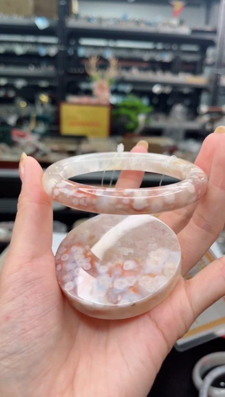 【闪购商品】石英质玉手镯未镶嵌60圈口（赠品镯心）6541216