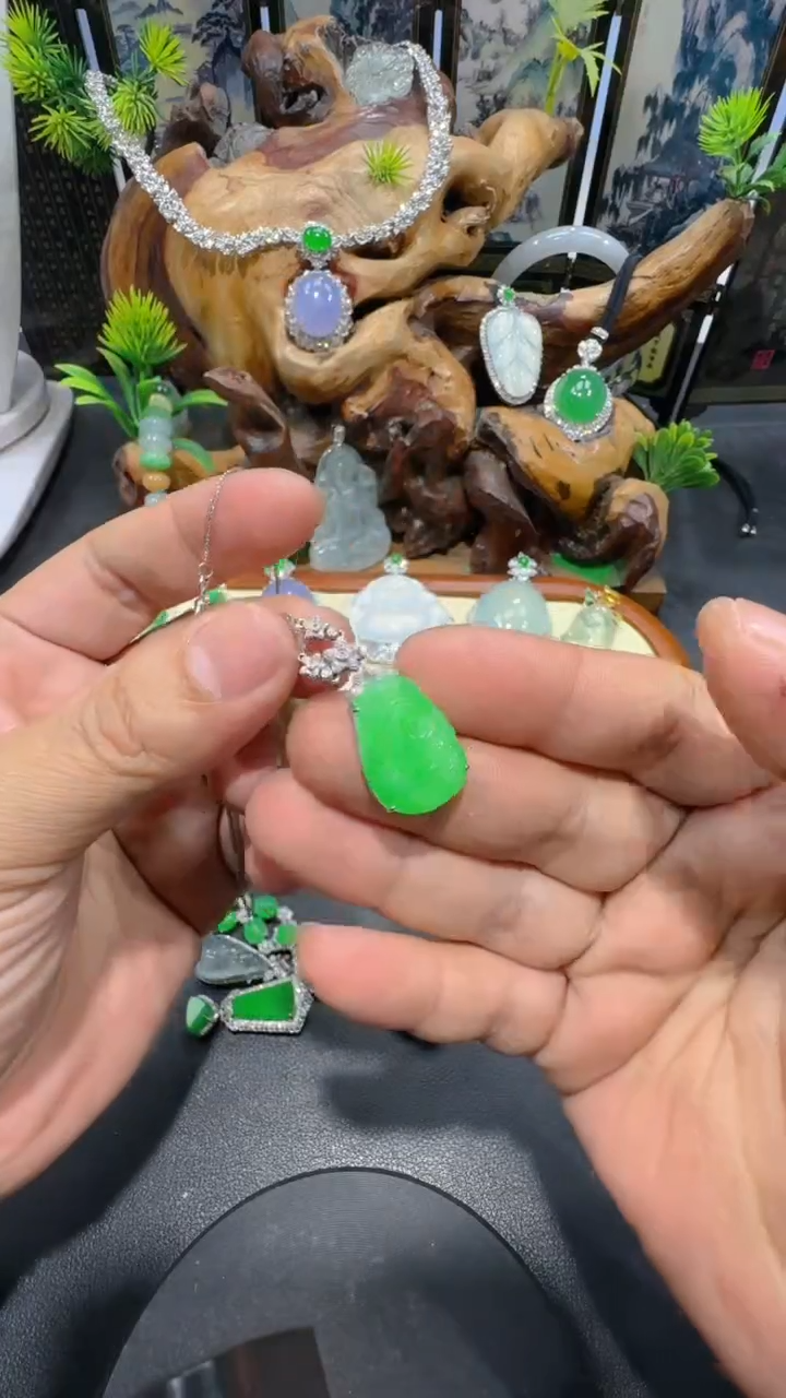 【闪购商品】翡翠套链18K金镶嵌套链