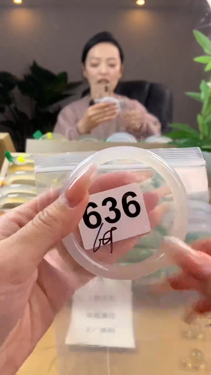 【闪购商品】玛瑙/玉髓手镯未镶嵌636