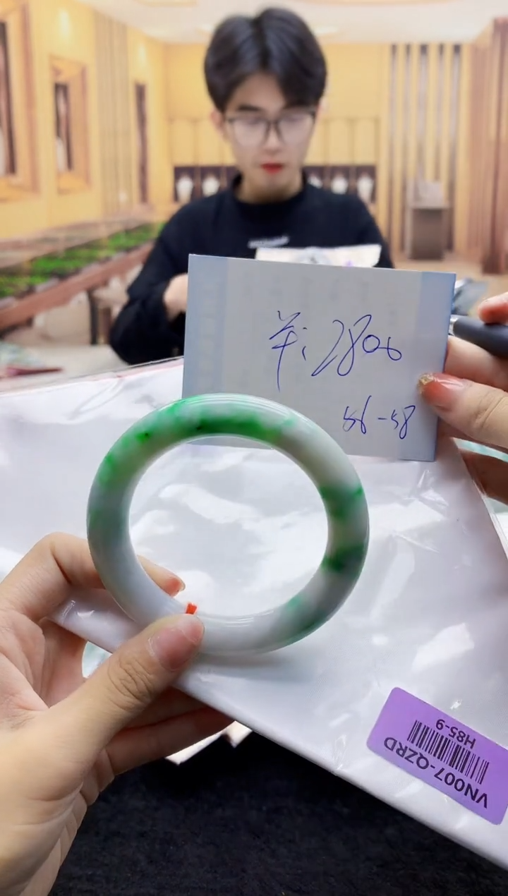 【闪购商品】翡翠手镯未镶嵌       H85-9