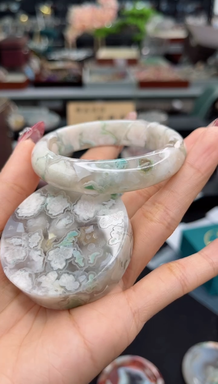 【闪购商品】石英质玉手镯未镶嵌54圈口（赠品镯心）S9812