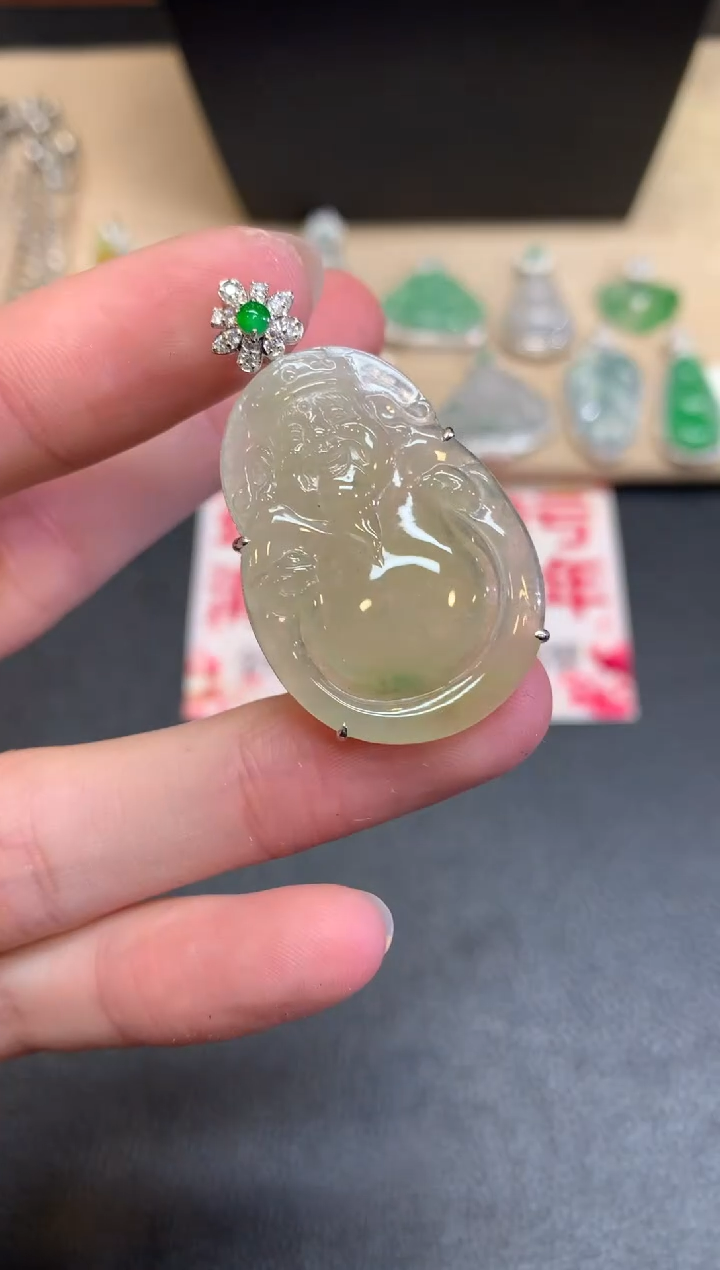 【闪购商品】翡翠颈饰18K金镶嵌财神爷【无服务费】