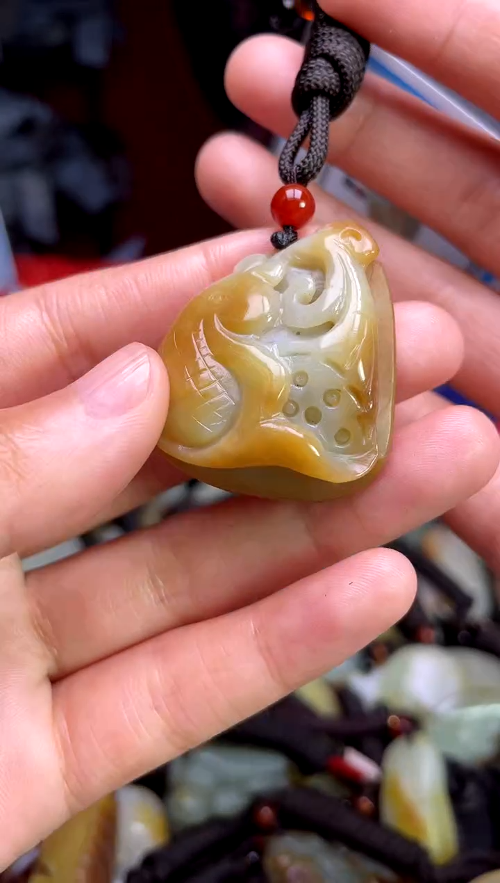 和田玉未镶嵌颈饰1