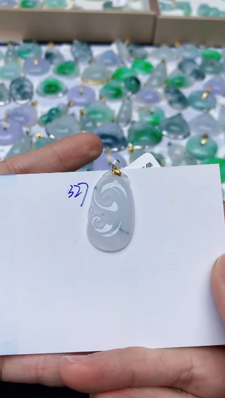 【闪购商品】翡翠颈饰18K金镶嵌天然翡翠A货   