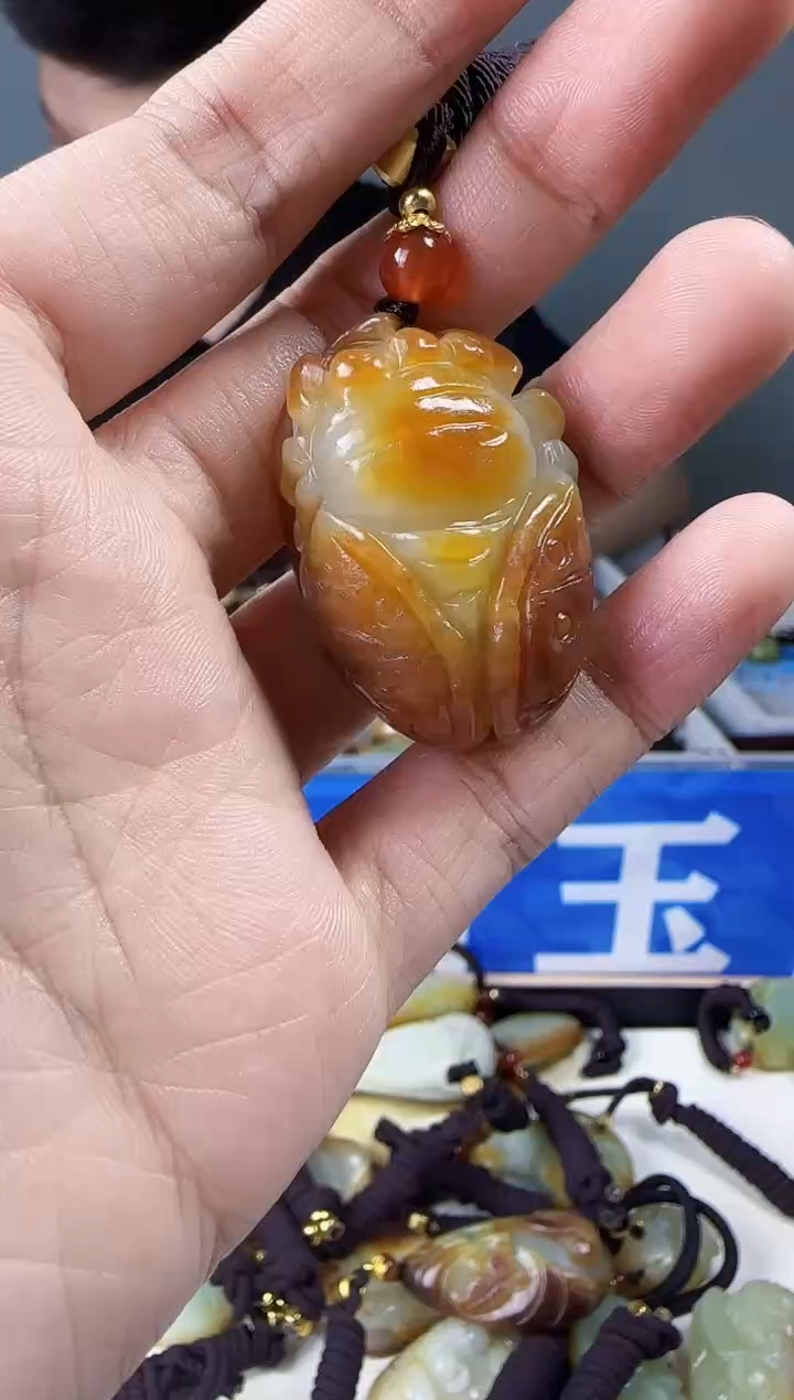 和田玉未镶嵌颈饰1