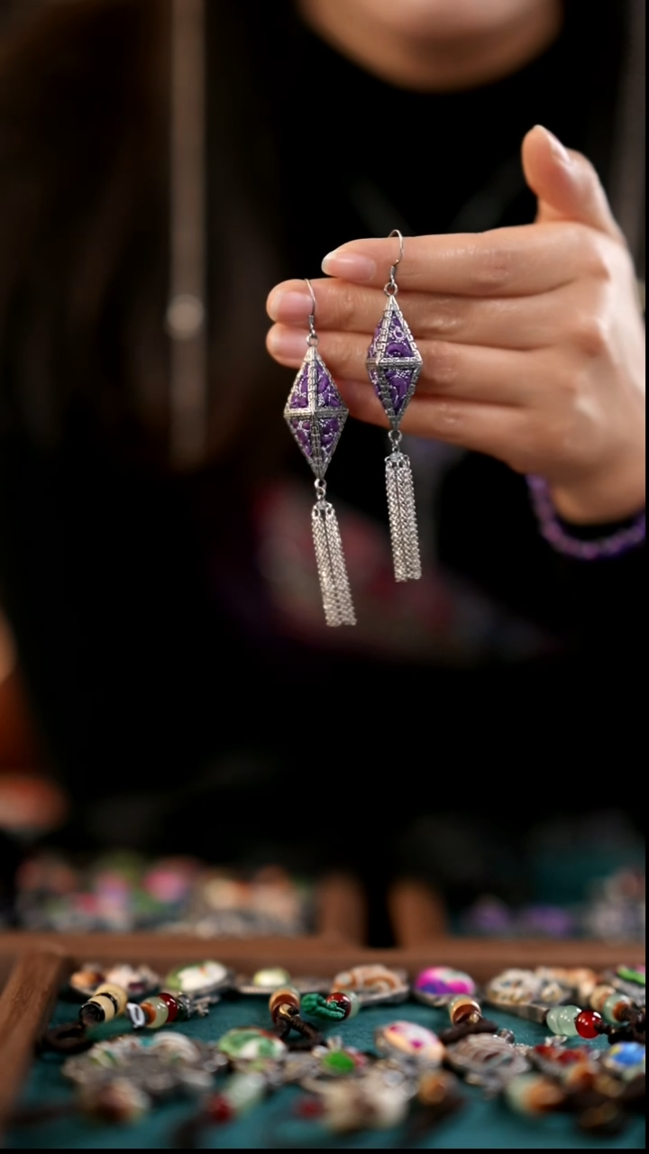 刺绣私人定制苗族手工Q565