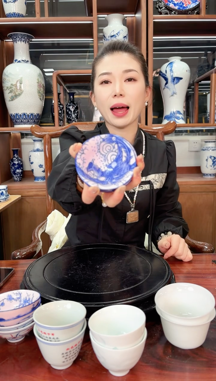 A98景德镇红稀稀龙凤呈祥斗笠杯两只