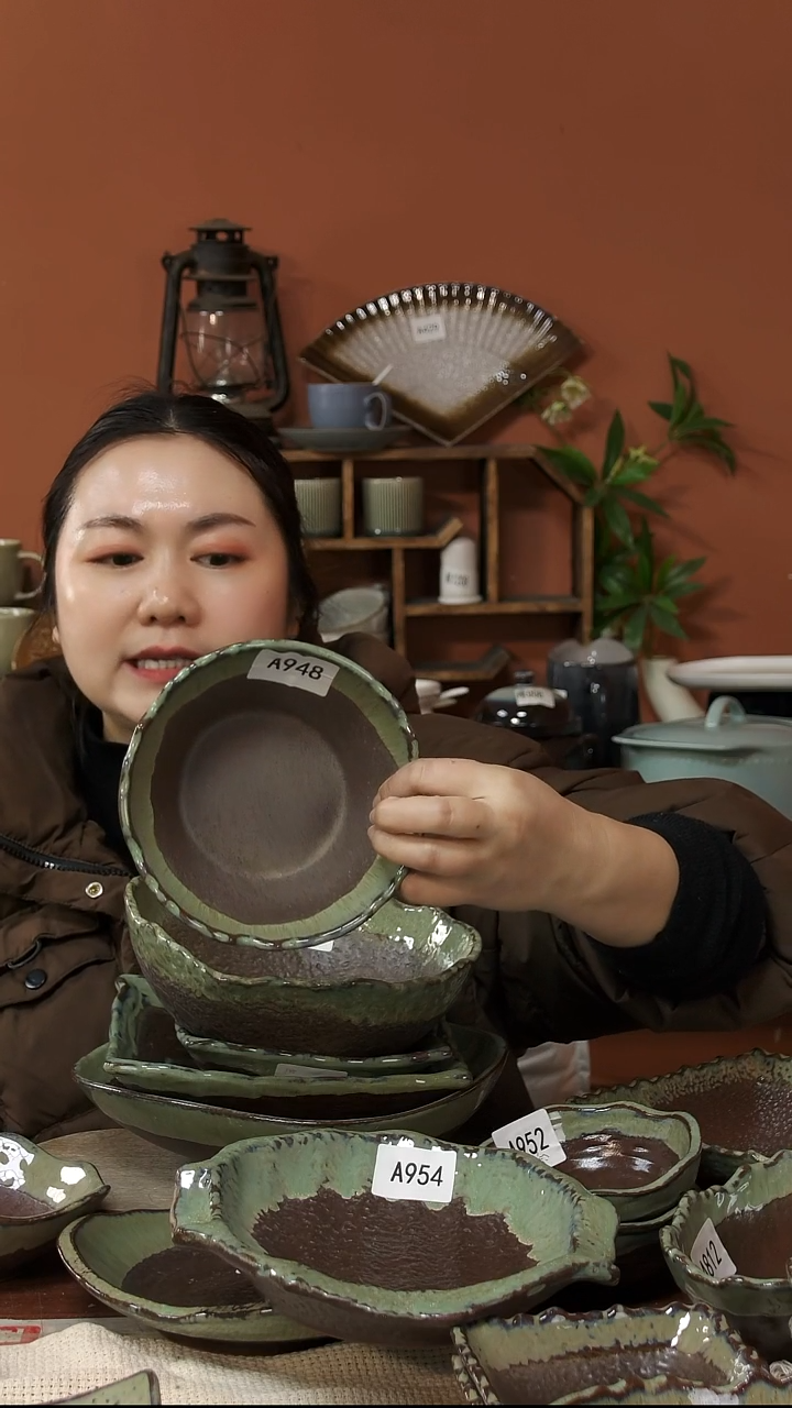 陶瓷A948陶瓷粗陶花边碗一个微瑕15.5*6