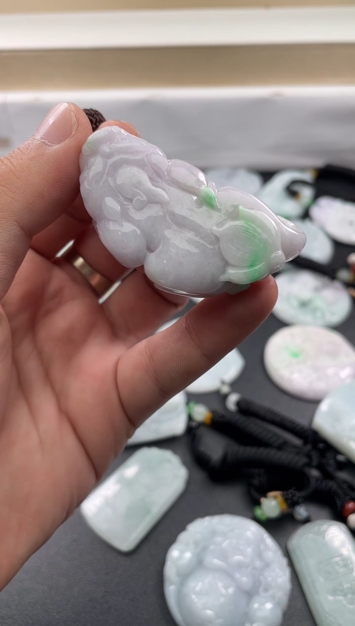 颈饰未镶嵌翡翠小*子25/11/17/.244