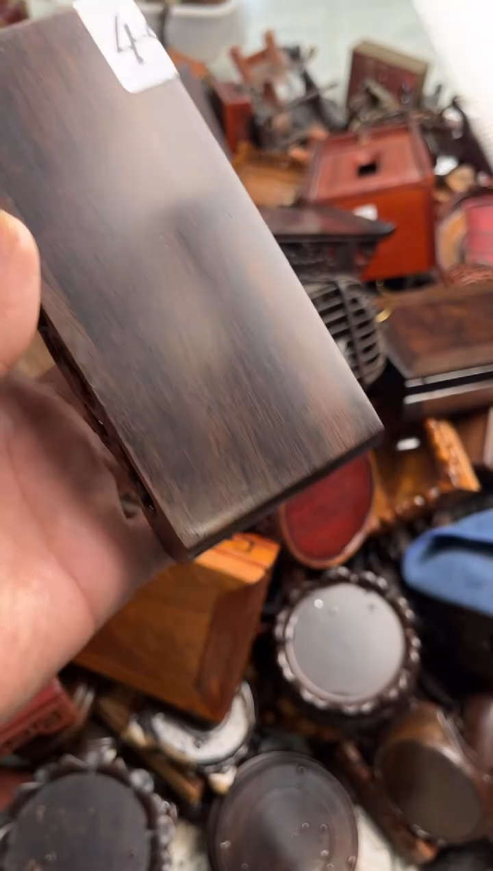 木65黑檀木小书卷瑕疵 处理