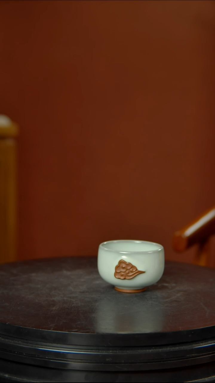 摆件大宋官窑钧瓷彩云杯