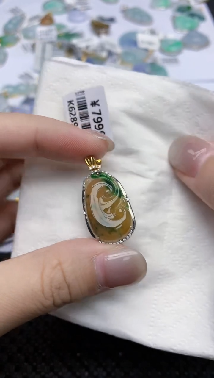 【闪购商品】翡翠颈饰18K金镶嵌天然翡翠A货