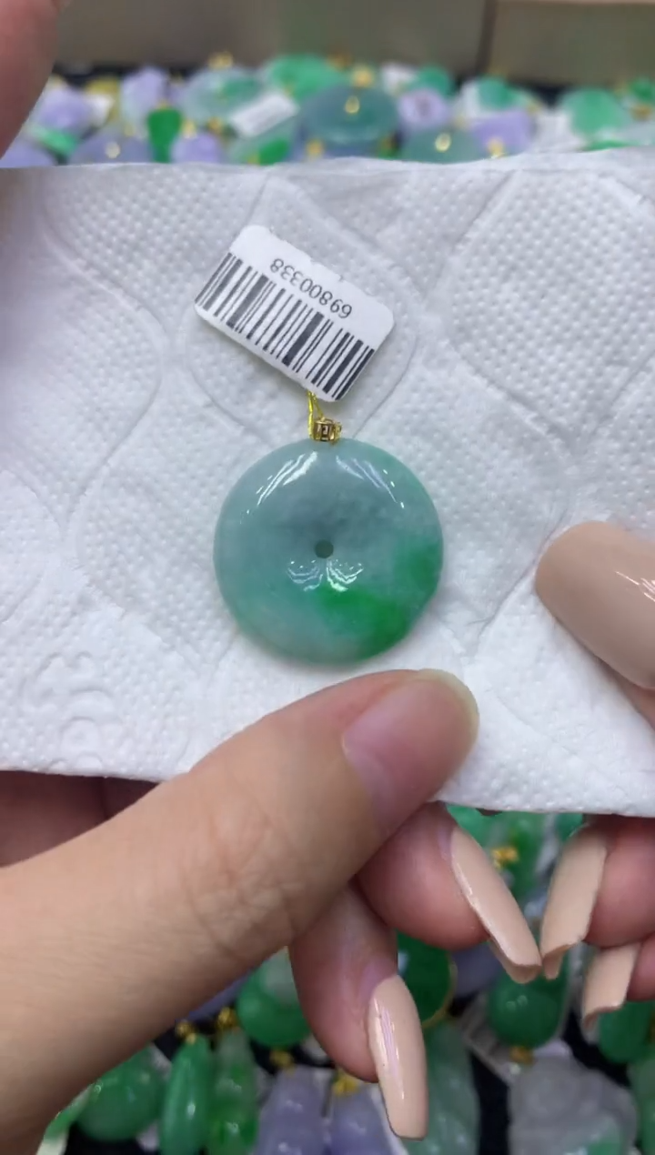 颈饰18K金镶嵌翡翠天然缅甸翡翠A货