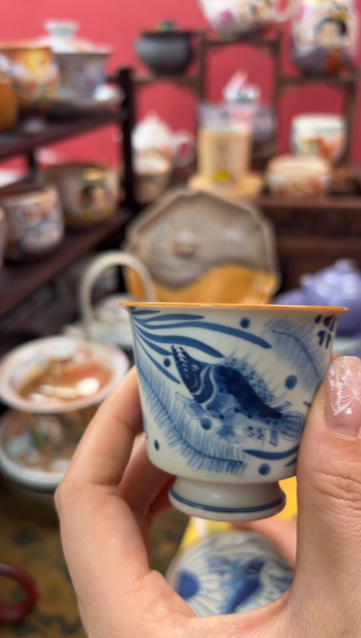 【闪购商品】手绘鱼藻纹老岩泥主人杯