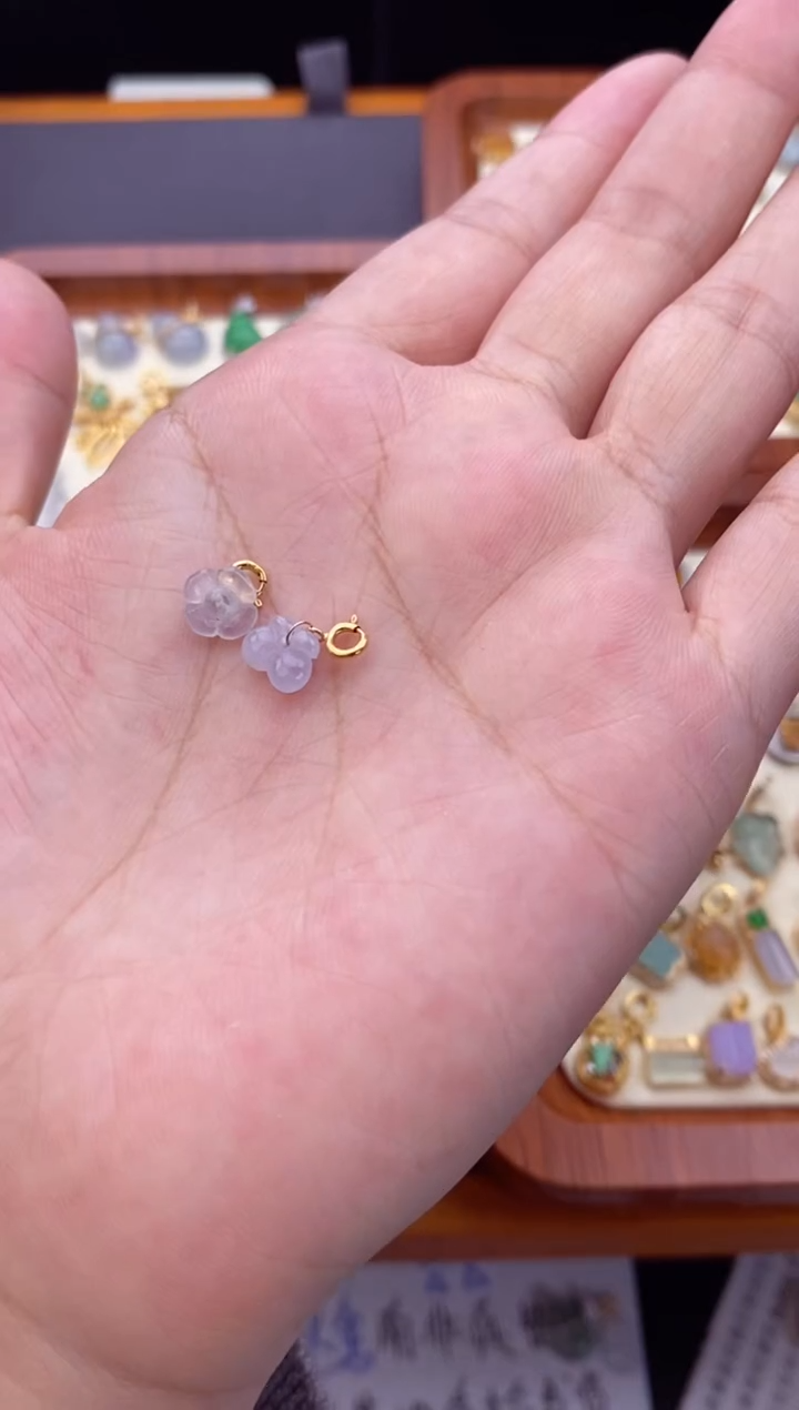 翡翠18K金镶嵌颈饰111111